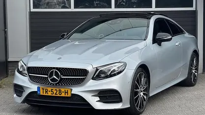 Grijs Gebruikt 2018 Mercedes E220 Premium Coupé | € 28.950 (Eerlijke prijs)