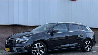 Zwart Gebruikt 2020 Renault Mégane GrandTour Bose Edition Stationwagen | € 19.249 (Eerlijke prijs)