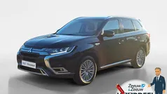 Zwart Gebruikt 2020 Mitsubishi Outlander P-HEV Intense+ SUV | € 25.735 (Eerlijke prijs)