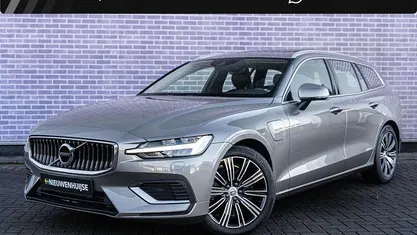 Grijs Gebruikt 2022 Volvo V60 Plus Stationwagen | € 40.894 (Eerlijke prijs)