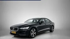 Zwart metallic Gebruikt 2019 Volvo S60 R-Design Sedan | € 29.450 (Goede deal)