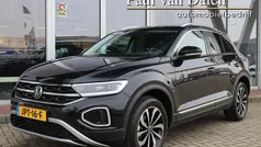 Zwart Gebruikt 2025 VW T-Roc Style SUV | € 33.900 (Goede deal)
