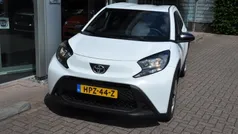 Wit Gebruikt 2024 Toyota Aygo Play Hatchback | € 17.950 (Eerlijke prijs)