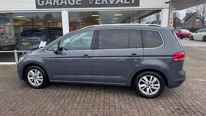 Grijs Occasion 2020 VW Touran Highline MPV | € 23.950 (Goede deal)