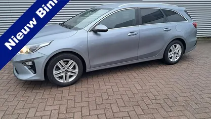 Occasion Kia Ceed 120 PK (88 kW) 2019 Grijs Hatchback