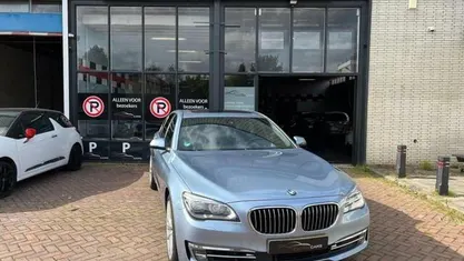 Blauw Gebruikt 2012 BMW 740 Executive Sedan | € 15.999 (Goede deal)
