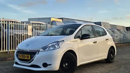 Occasion 2014 Peugeot 208 Access Hatchback | € 2.999 (Eerlijke prijs)