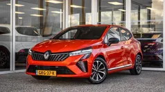 Oranje Gebruikt 2024 Renault Clio V Techno Hatchback | € 19.945 (Eerlijke prijs)