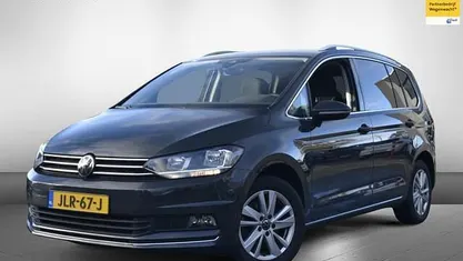 Gebruikt 2023 VW Touran Highline MPV | € 33.740 (Eerlijke prijs)