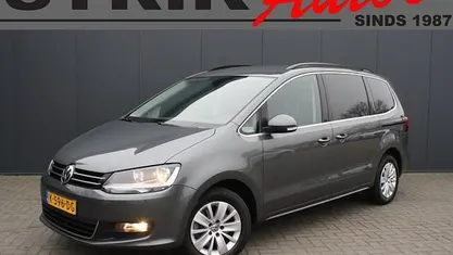 Grijs Gebruikt 2016 VW Sharan MPV | € 12.992 (Goede deal)