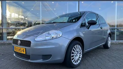 Gebruikt 2010 Fiat Grande Punto Hatchback | € 2.950 (Eerlijke prijs)