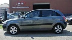 Grijs Gebruikt 2007 Kia Rio Hatchback | € 1.699 (Eerlijke prijs)