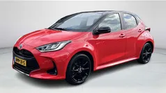 Rood Gebruikt 2023 Toyota Yaris Hybrid Executive Hatchback | € 24.900 (Goede deal)