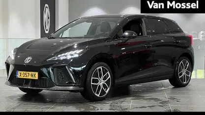 Zwart Occasion 2023 MG MG4 EV Luxury Hatchback | € 23.495 (Eerlijke prijs)