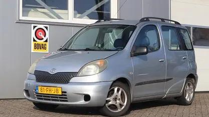 Occasion Toyota Yaris Luna 86 PK (63 kW) 2000 Grijs Stationwagen