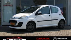 Wit Gebruikt 2013 Peugeot 107 Hatchback | € 4.400 (Eerlijke prijs)