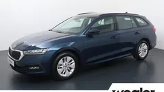 Blauw, metallic lak Gebruikt 2024 Skoda Octavia Ambition Stationwagen | € 28.840 (Eerlijke prijs)