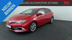 Rood Gebruikt 2016 Toyota Auris Executive Hatchback | € 14.450 (Eerlijke prijs)
