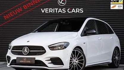 Wit Gebruikt 2022 Mercedes B200 AMG line MPV | € 29.950 (Eerlijke prijs)