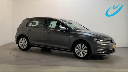 Grijs Occasion 2019 VW Golf VII Comfortline Hatchback | € 15.450 (Goede deal)