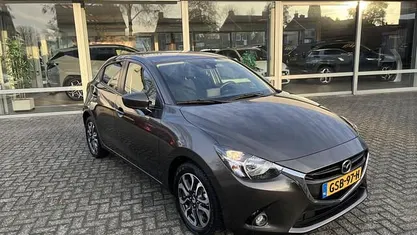 Grijs Gebruikt 2017 Mazda 2 Hatchback | € 12.755 (Eerlijke prijs)