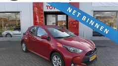 Gebruikt 2025 Toyota Yaris Hybrid Active Hatchback | € 25.900 (Eerlijke prijs)