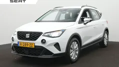Wit, metallic lak Gebruikt 2023 Seat Arona Style SUV | € 19.900 (Eerlijke prijs)