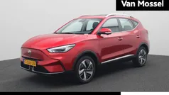 Rood Gebruikt 2023 MG ZS Luxury Sedan | € 21.444 (Eerlijke prijs)