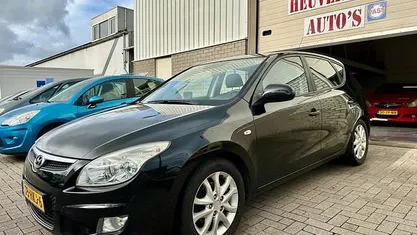 Zwart Gebruikt 2009 Hyundai i30 Style Hatchback | € 2.499 (Eerlijke prijs)