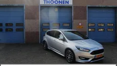 Grijs Gebruikt 2017 Ford Focus ST-Line Hatchback | € 11.750 (Eerlijke prijs)