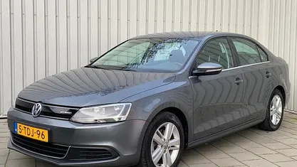 Grijs Occasion 2013 VW Jetta Comfortline Sedan | € 6.745 (Eerlijke prijs)