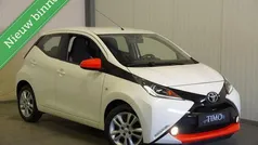 Wit Gebruikt 2016 Toyota Aygo X-play Hatchback | € 6.990 (Eerlijke prijs)