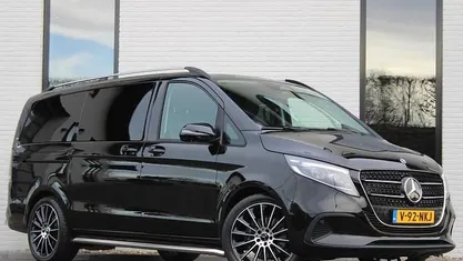 Zwart (metallic) Nieuw 2025 Mercedes V250 MPV | € 74.950 (Eerlijke prijs)