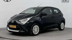 Zwart Gebruikt 2019 Toyota Aygo X-play Hatchback | € 11.650 (Eerlijke prijs)