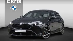 Zwart Gebruikt 2024 BMW 120 Comfort Edition Hatchback | € 43.900 (Eerlijke prijs)