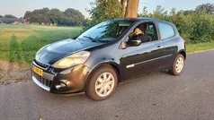 Zwart Gebruikt 2011 Renault Clio II Authentique Hatchback | € 1.775 (Eerlijke prijs)