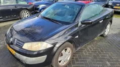 Zwart Gebruikt 2004 Renault Mégane Cabriolet Luxe Cabriolet | € 1.450 (Eerlijke prijs)