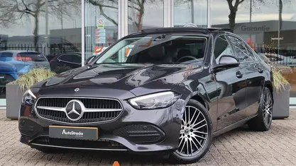 Grijs Gebruikt 2021 Mercedes C180 Luxury Sedan | € 32.400 (Goede deal)