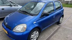 Blauw Gebruikt 2001 Toyota Yaris Hatchback | € 1.875 (Eerlijke prijs)