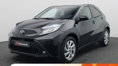 Zwart Gebruikt 2025 Toyota Aygo Business Edition Hatchback | € 19.900 (Eerlijke prijs)
