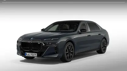 Gebruikt 2025 BMW M760e Comfort Edition Sedan | € 178.528