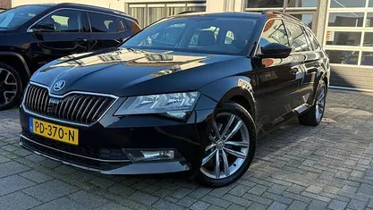 Occasion 2017 Skoda Superb Ambition Stationwagen | € 17.650 (Eerlijke prijs)