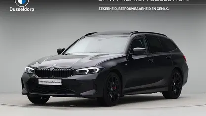 Zwart Occasion 2025 BMW 330e M Sport Stationwagen | € 52.950 (Eerlijke prijs)