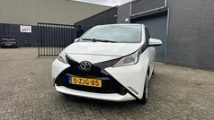 Gebruikt 2015 Toyota Aygo X-play Hatchback | € 5.999 (Eerlijke prijs)