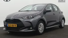 Grijs Gebruikt 2024 Toyota Yaris Hybrid Active Hatchback | € 23.445 (Eerlijke prijs)