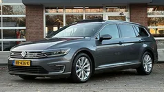 Grijs Gebruikt 2016 VW Passat Highline Stationwagen | € 15.950 (Eerlijke prijs)