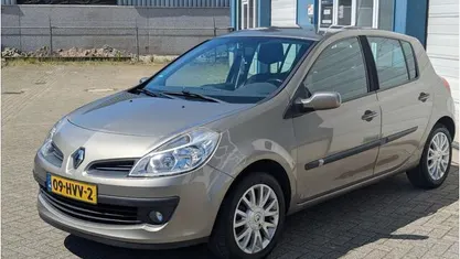 Occasion Renault Clio II Collection 101 PK (74 kW) 2009 Hatchback