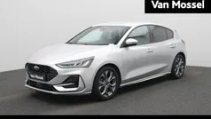 Grijs Gebruikt 2023 Ford Focus ST-Line Hatchback | € 24.945 (Goede deal)