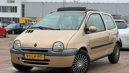 Occasion 2003 Renault Twingo Hatchback | € 995 (Eerlijke prijs)