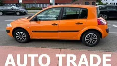Oranje Gebruikt 2004 Renault Mégane II Hatchback | € 2.650